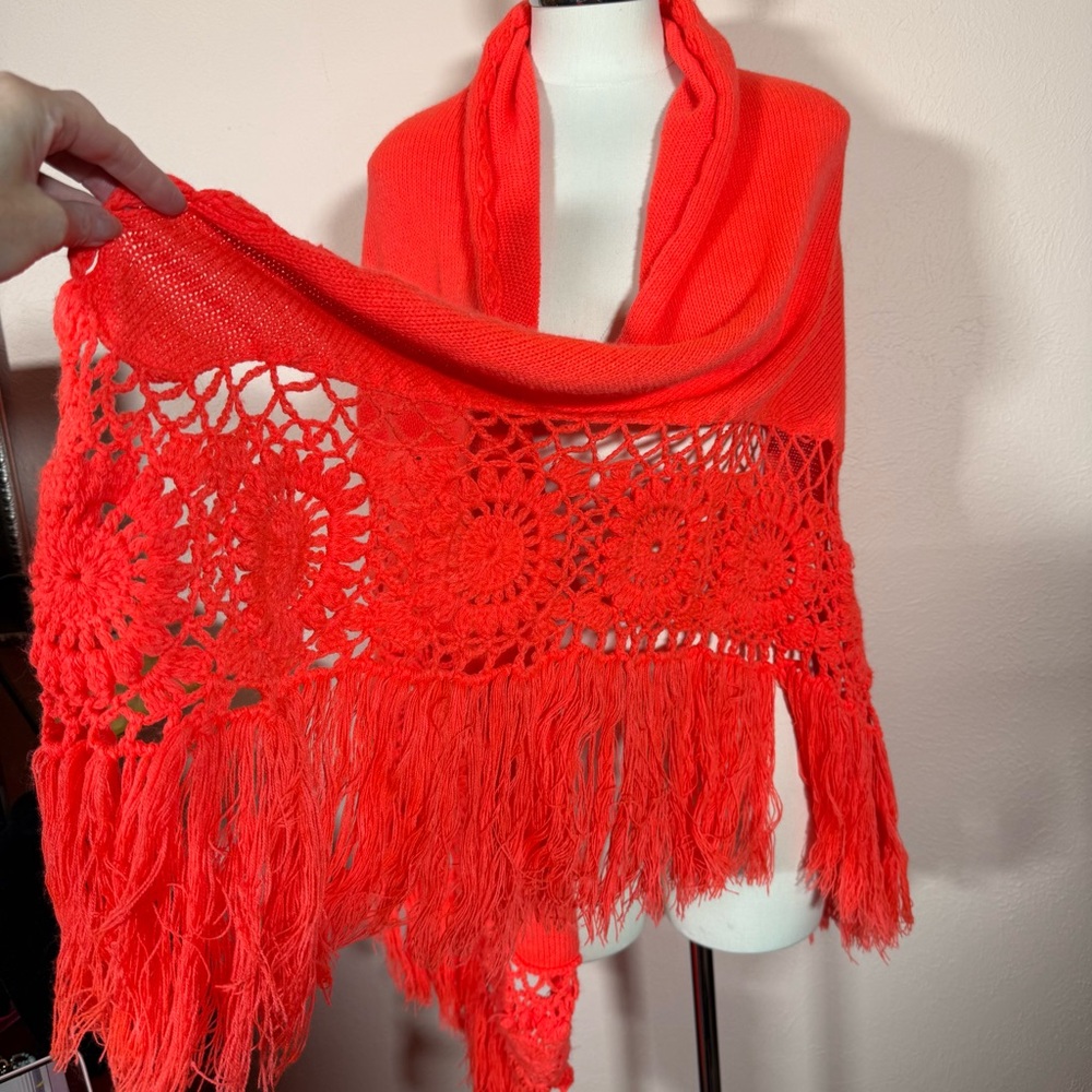 Vintage 1970’s Hand Crocheted Flower Fringe Grandma Shawl oversized Scarf red
